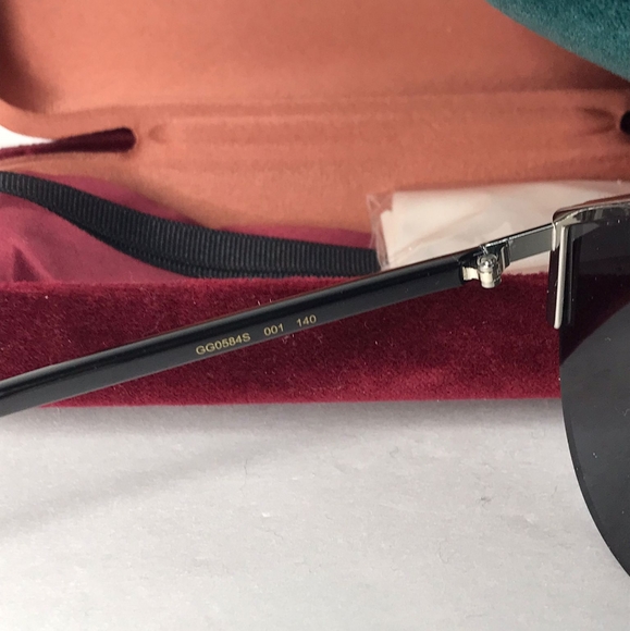 New - 💯Original  GUCCI GG0291S 001 shield Gucci sunglass comes gold/Grey - Picture 16 of 16
